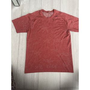 Lululemon Men Metal Vent Orange Camo‎ Short Sleeve Shirt Sz M